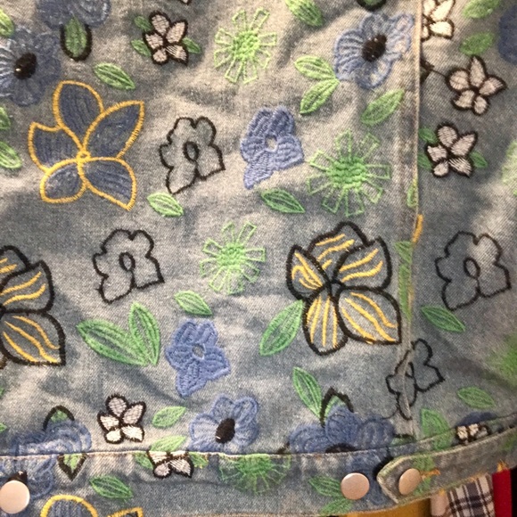 Embroidered denim jacket - Picture 4 of 6